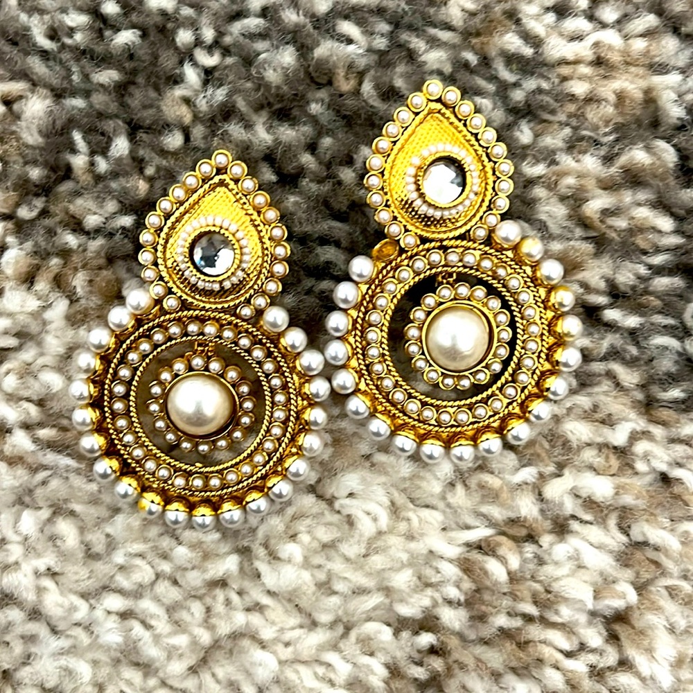 Pearl earrings